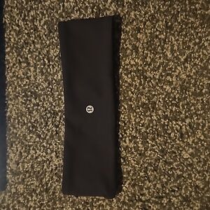 Lululemon black headband gently worn